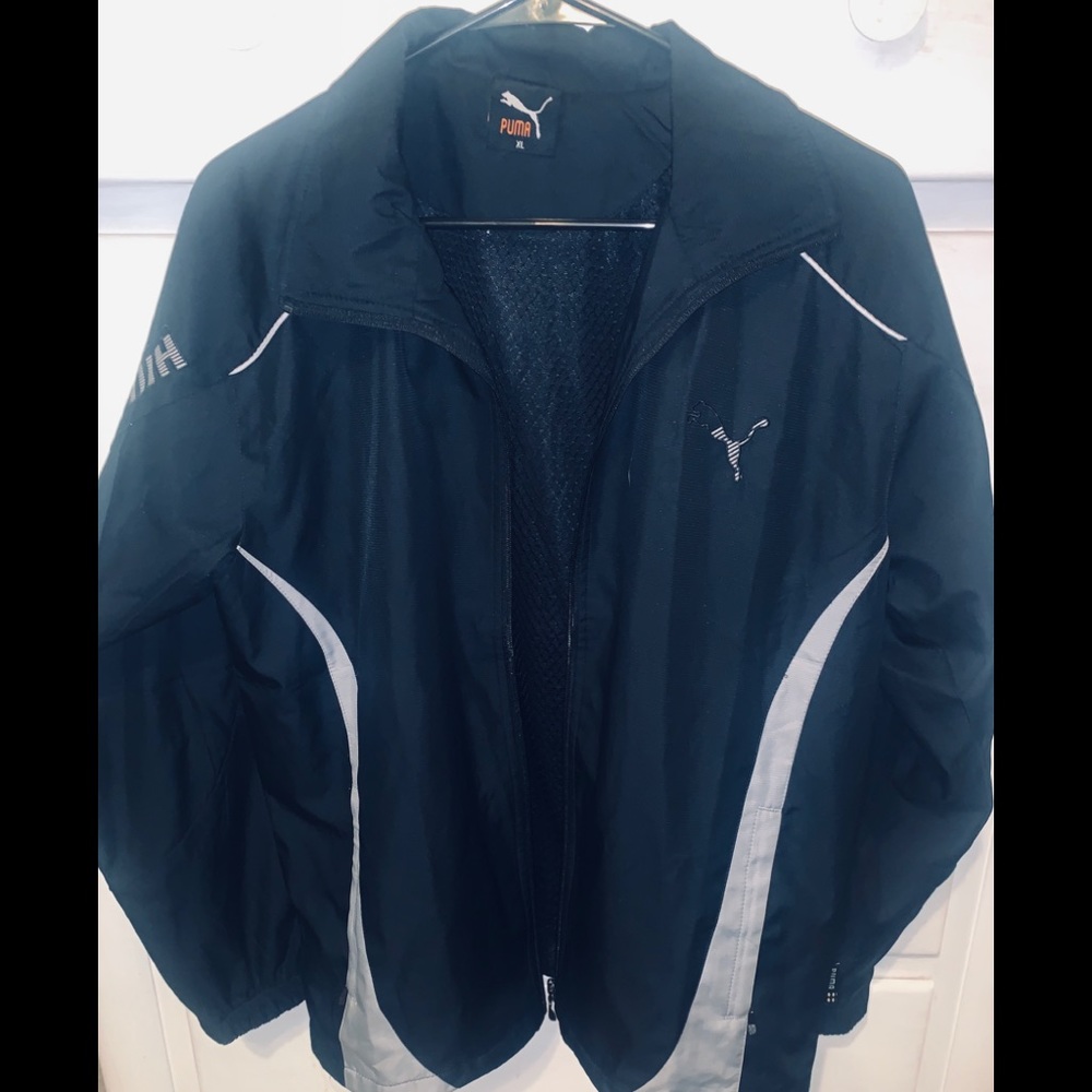 Men’s puma jacket. Light weight XL with logos